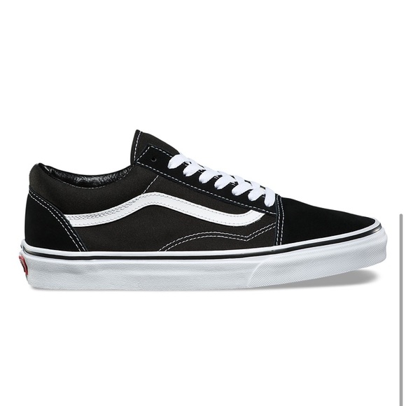 NWOT Vans Old Skool Skate Shoes Black White Sneaker 1 Inch Platform - Picture 1 of 7